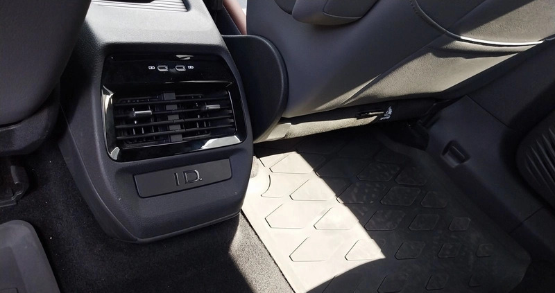 Volkswagen ID.4 cena 139900 przebieg: 21500, rok produkcji 2021 z Piotrków Trybunalski małe 704